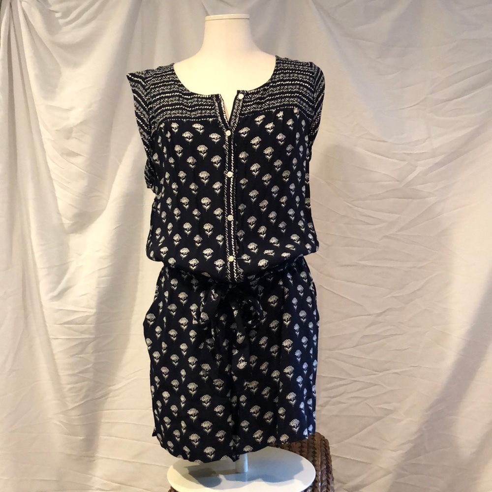 EUC Printed Navy LOFT Romper, size L